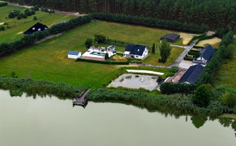 Na sprzedaż 1,3 ha zagospodarowane nad jeziorem w 