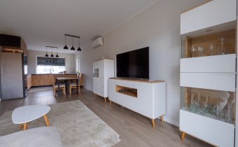 Dom na sprzedaż w Raculi – nowoczesna zabudowa bli