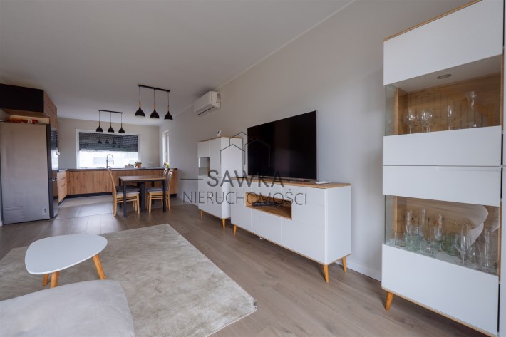 Dom na sprzedaż w Raculi – nowoczesna zabudowa bli