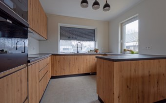 Sprzedaż domu z ogrodem – Racula, spokojna część Z