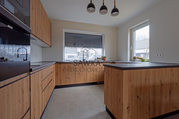 Sprzedaż domu z ogrodem – Racula, spokojna część Z