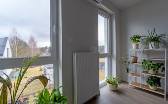 Ogród przy domu – idealny dom na sprzedaż dla rodz