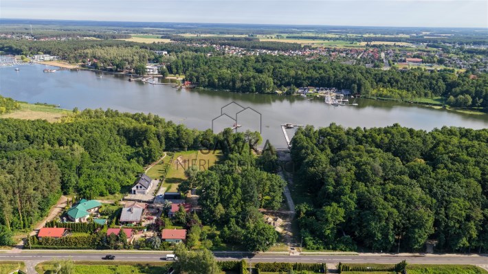 Widok z lotu ptaka na działkę w Sławie w pobliżu J