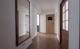 Mieszkanie z dużym tarasem i miejscem postojowym w